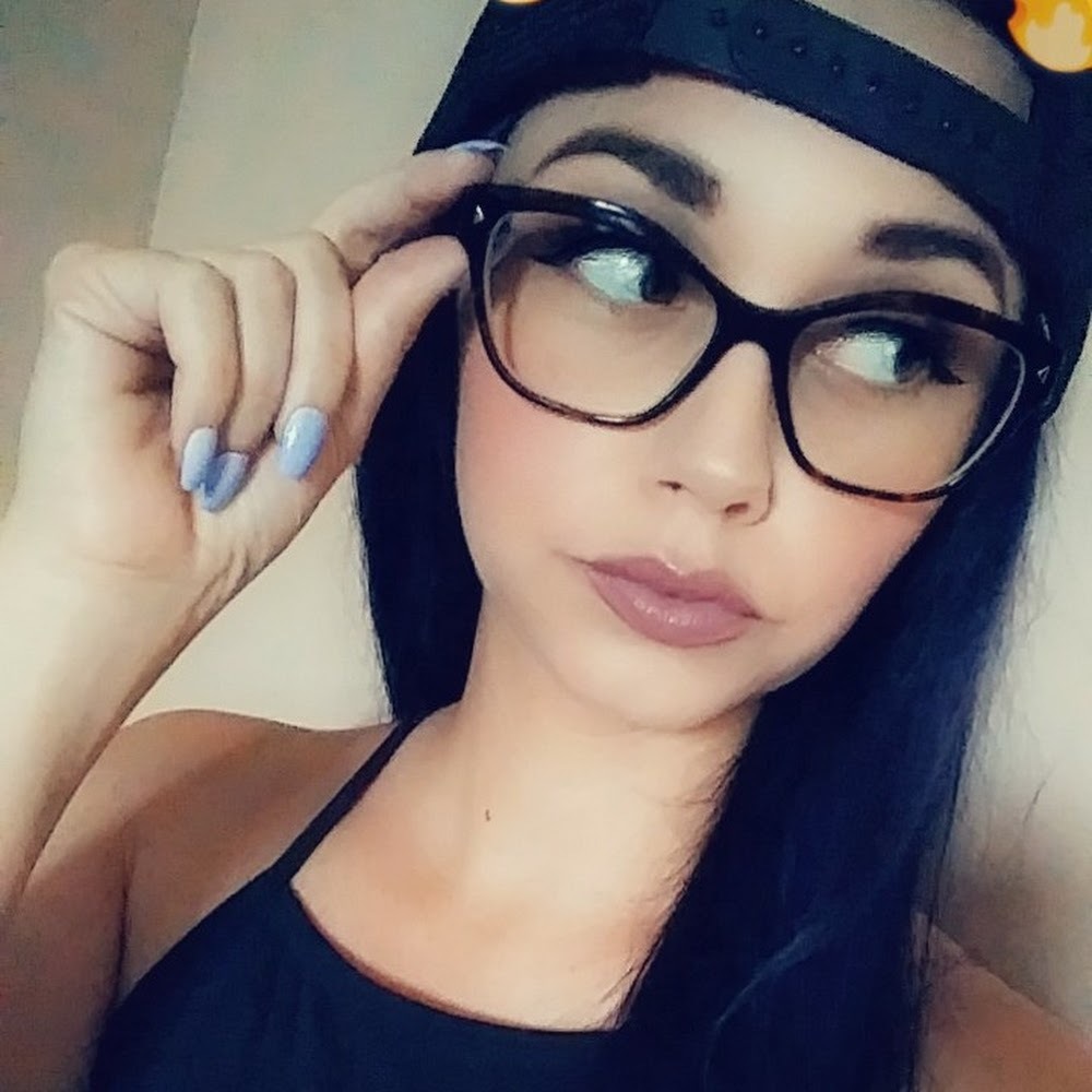 Meet your Posher, Alicia